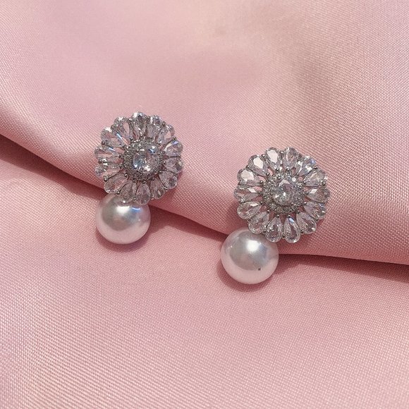 925 Sterling Silver Imitation Pearl Stud Earring - Picture 6 of 10